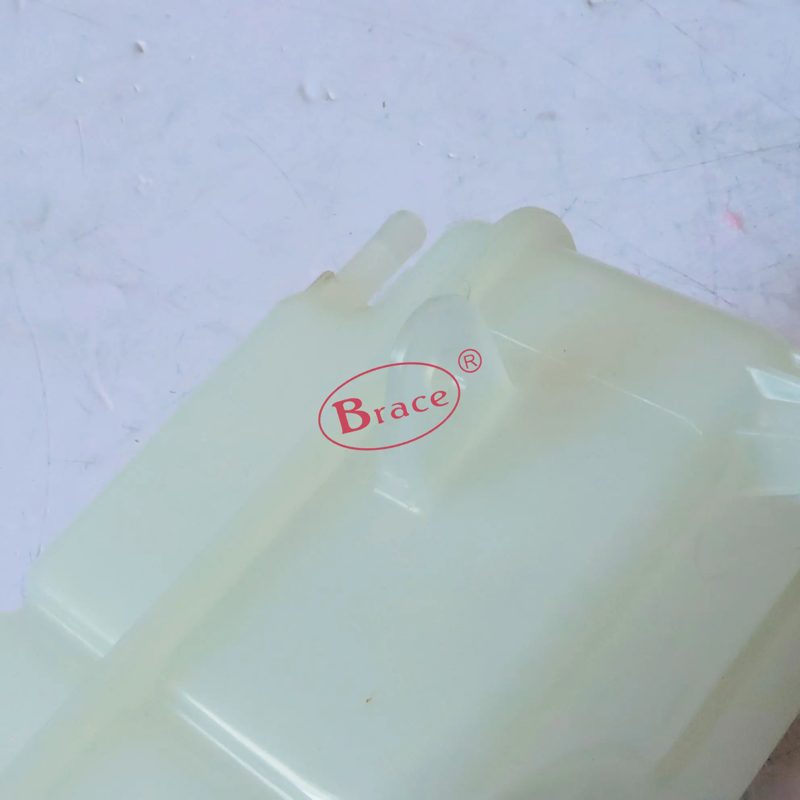 J11-1311110 Car Auto Parts Water Tank Expansion Tank for Chery — photo 3