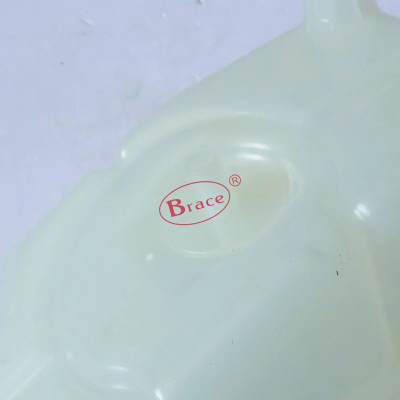 J11-1311110 Car Auto Parts Water Tank Expansion Tank for Chery — photo 4