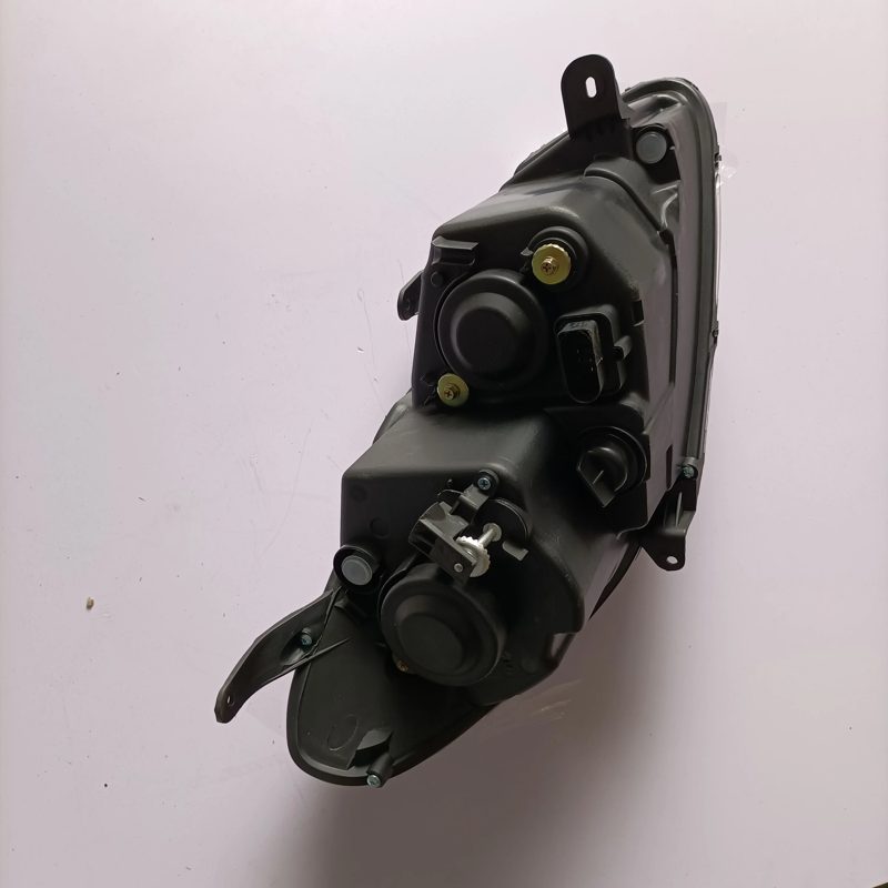 M11-3772010 Auto Front Headlight for Chery A3 — photo 3