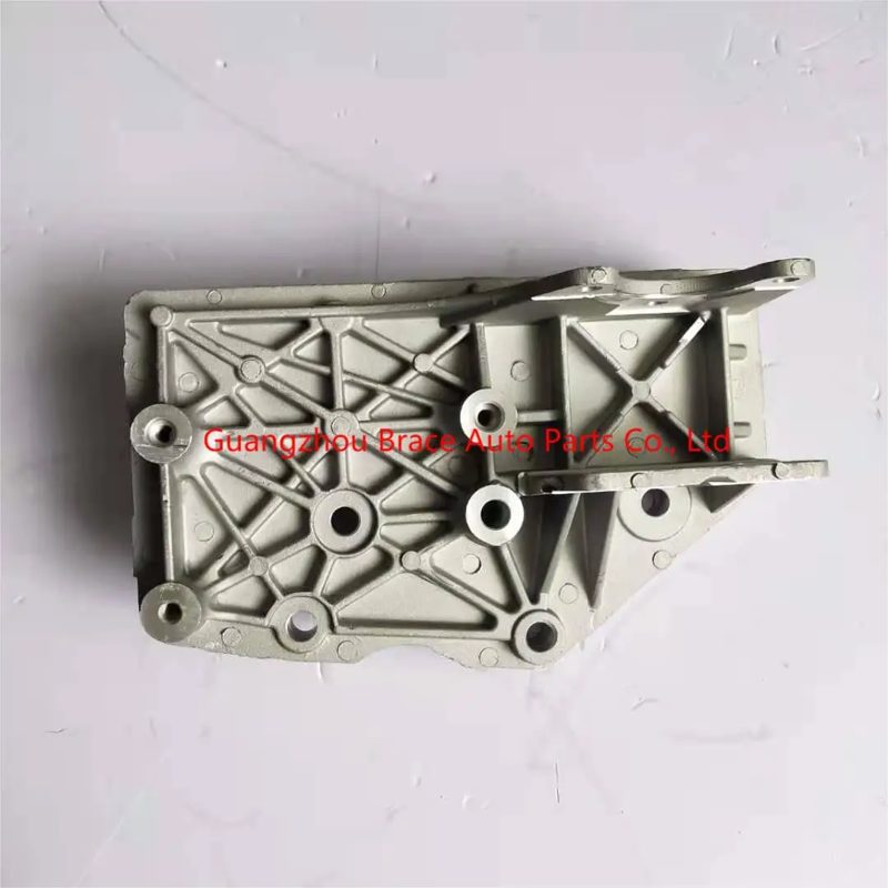 Original AC Compressor Mounting for Changan CX30 Alsvin — photo 2