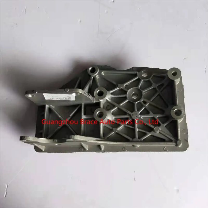 Original AC Compressor Mounting for Changan CX30 Alsvin — photo 4