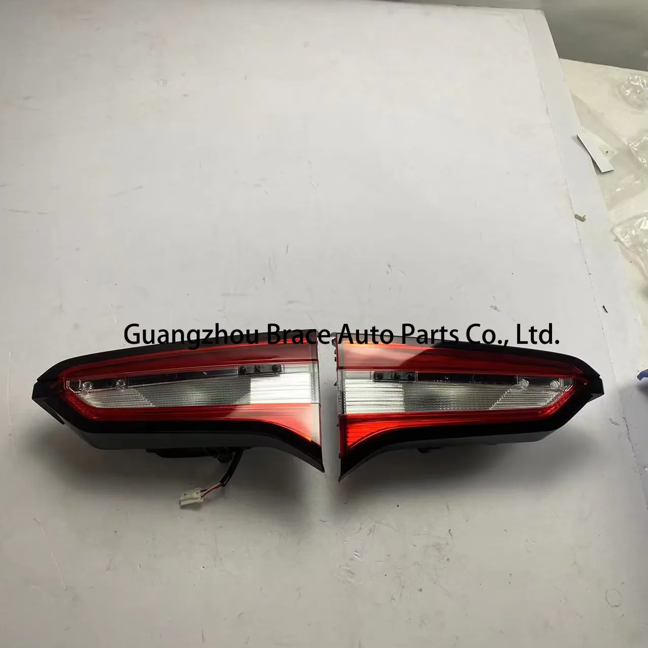 Original Taillight Rear Lamp Inner for Roewe I5 OEM 10292137 10292138 product photo
