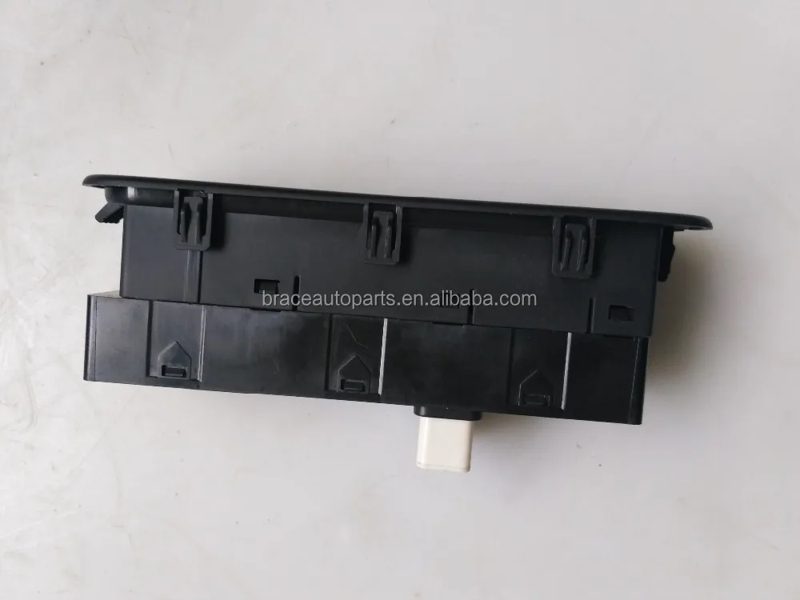 Power Window Switch Suitable for JAC B18 J5 J6 3750200U2010 — photo 3