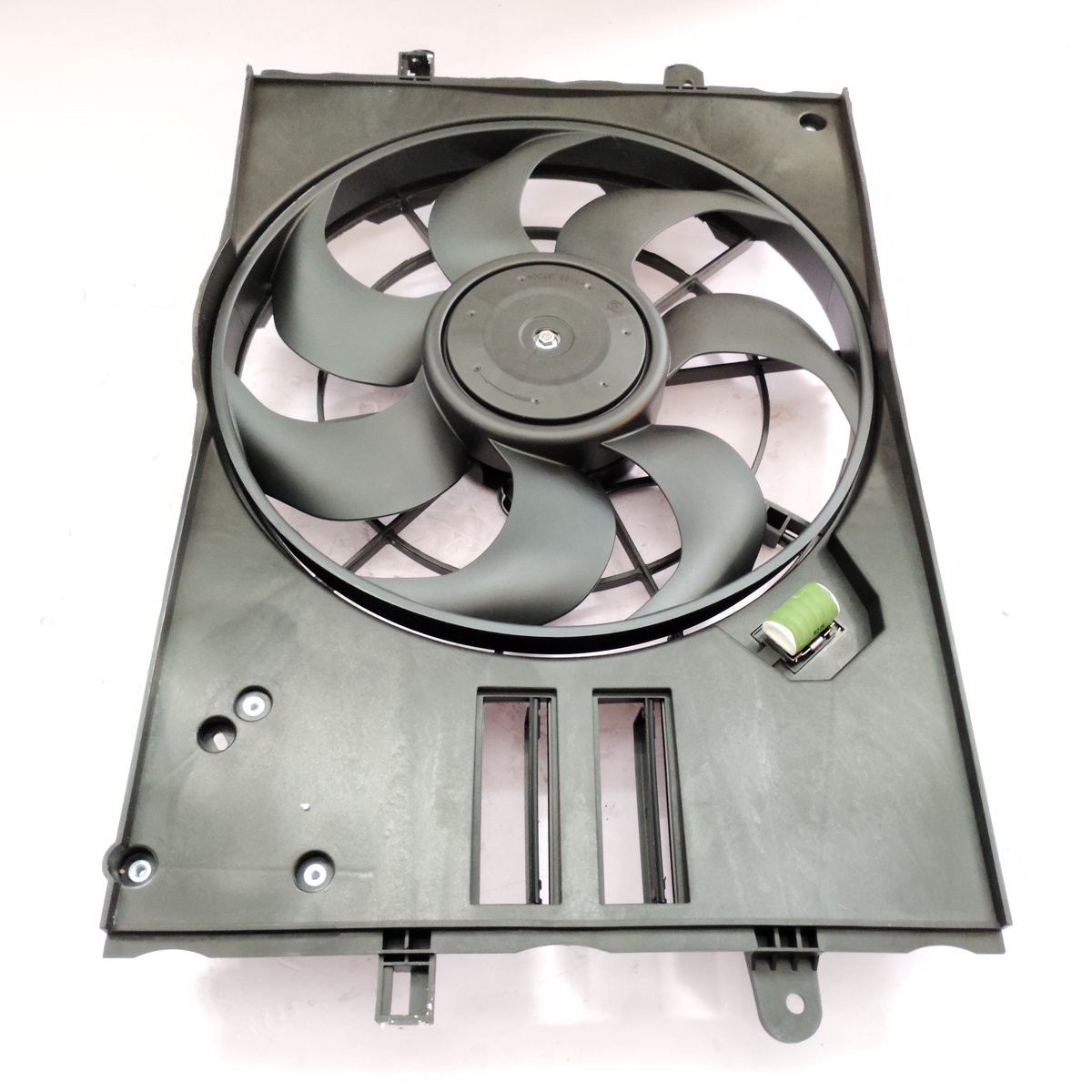 Radiator for Changan CS35 PLUS OEM C211F280104-0401 product photo