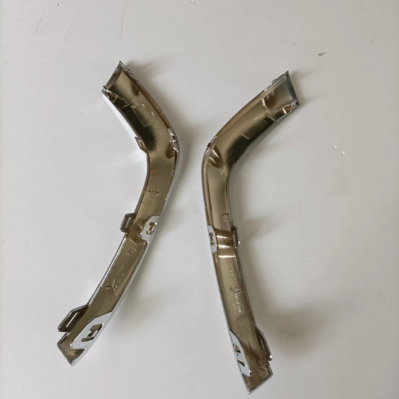 Rear Bumper Light Chrome Frame for MG ZS — photo 2