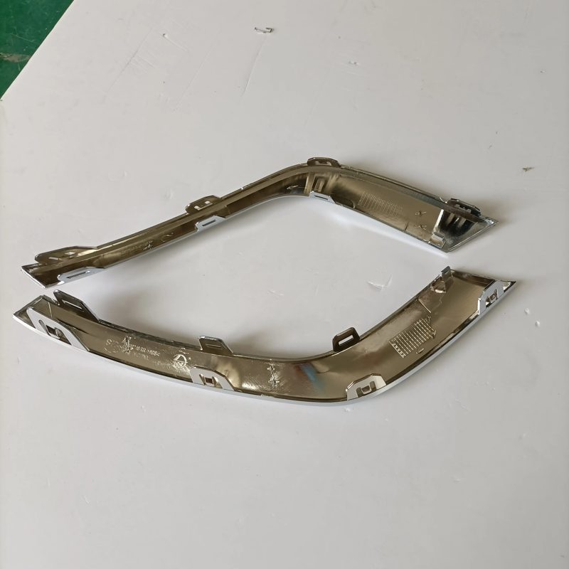Rear Bumper Light Chrome Frame for MG ZS — photo 3