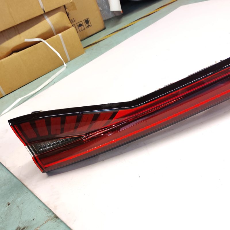 Rear Taillight Assembly Middle Brake Light LED for Great Wall Haval H6 3rd 2021 OEM 4133104XKN01A — photo 3