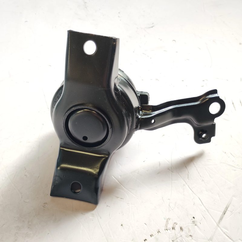 Right Engine Mount Bracket for JAC J6 1001310U7020 — photo 2