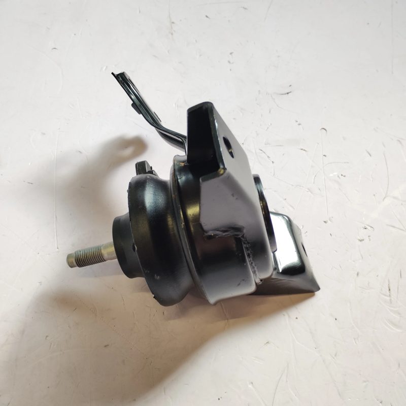 Right Engine Mount Bracket for JAC J6 1001310U7020 — photo 3