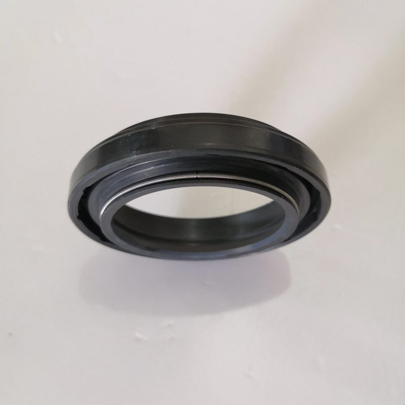 S1701L21069-60039 Auto Rubber Rear Oil Seal / Half Shaft Oil Seal for JAC J2 Left — photo 3