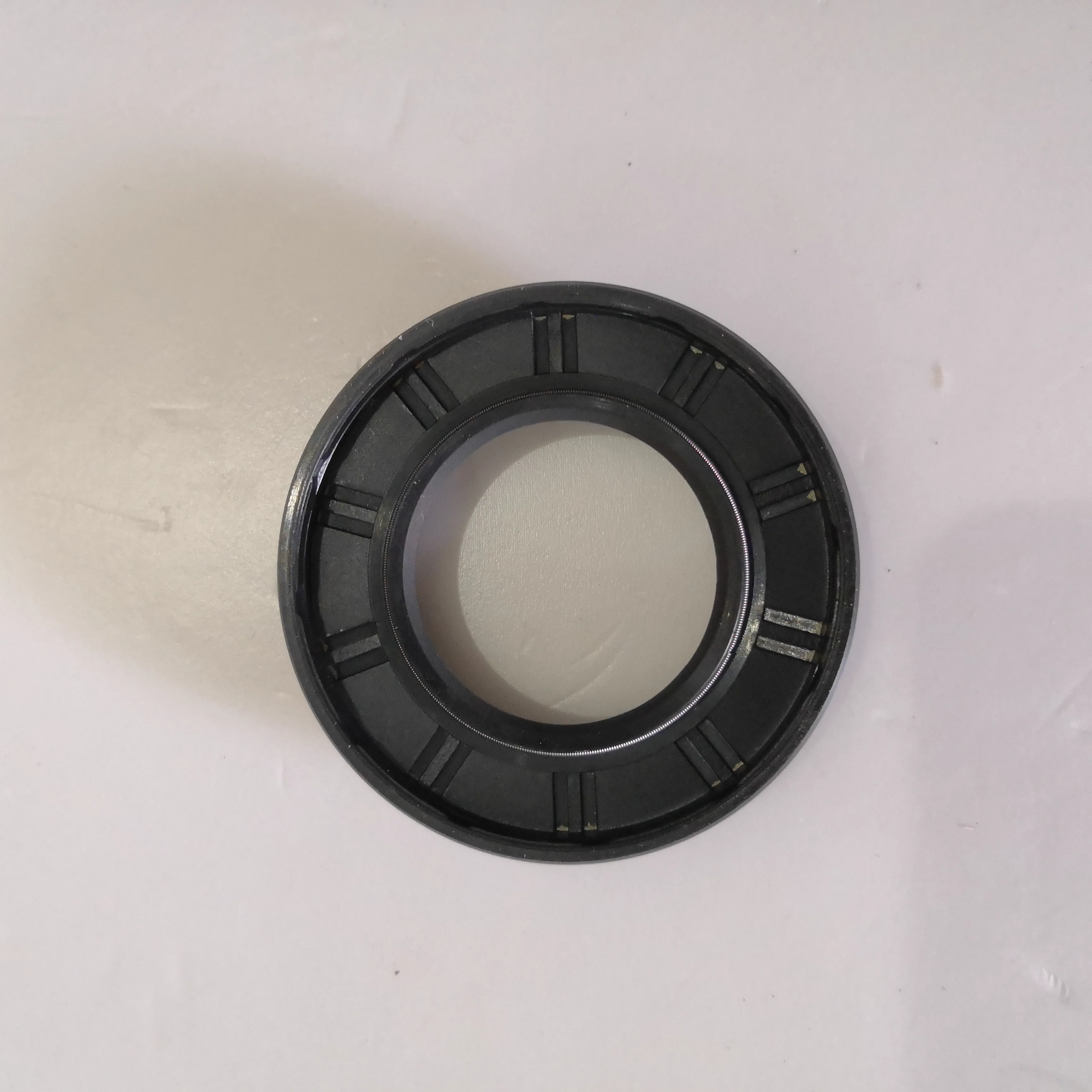 S1701L21069-60039 Auto Rubber Rear Oil Seal / Half Shaft Oil Seal for JAC J2 Left product photo