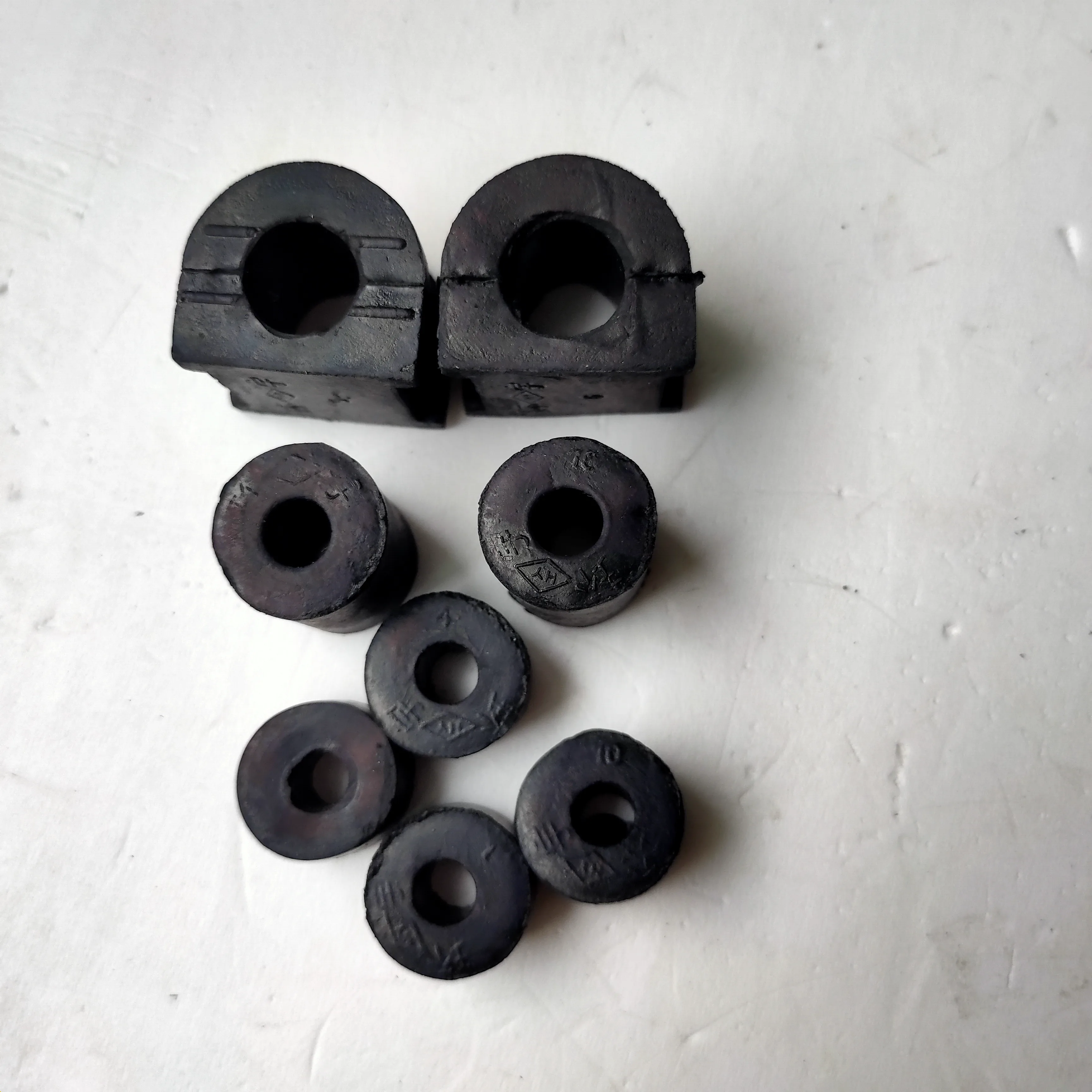 Stabilizer Link Bushing for Suzuki Carry SK410 DA52T product photo