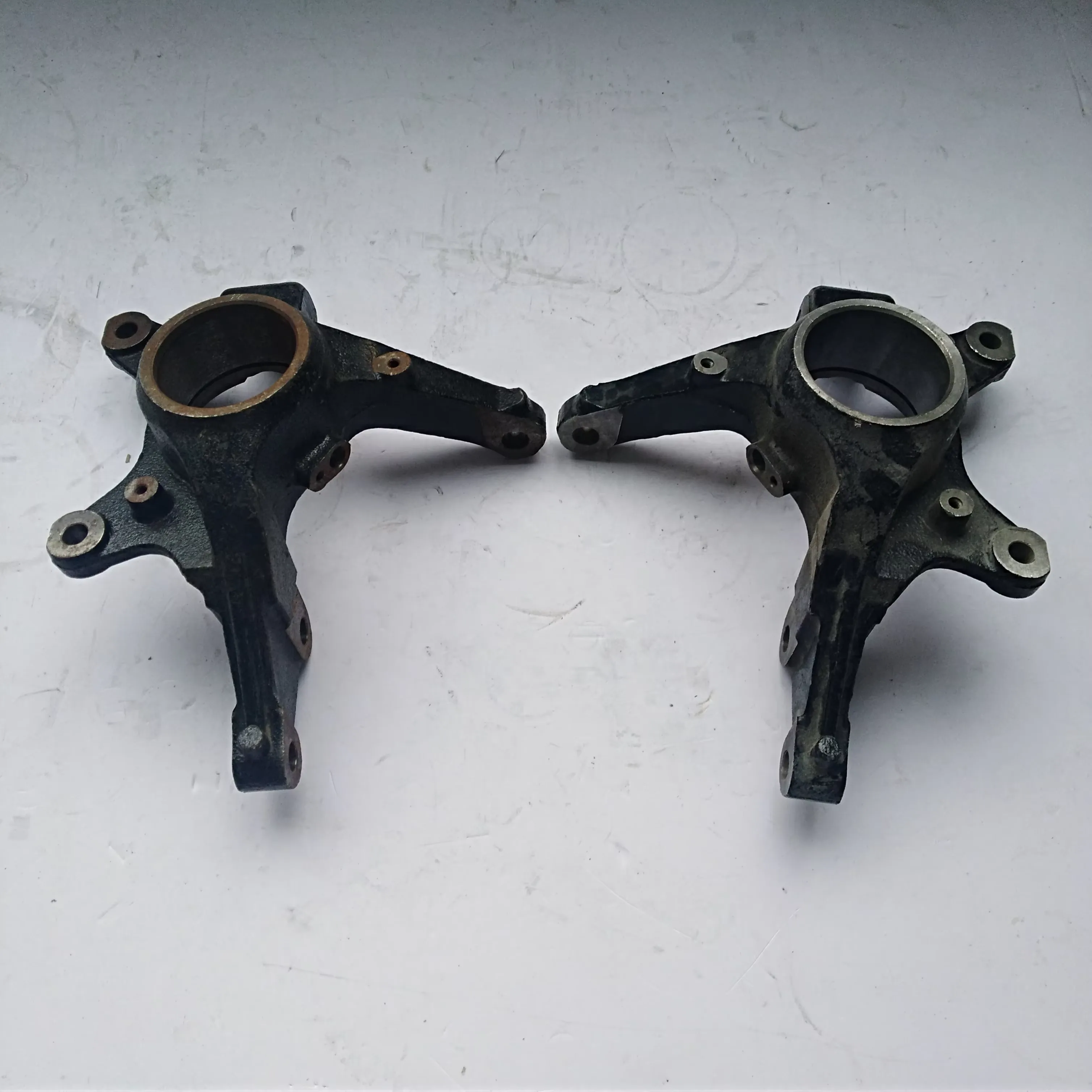 Steering Knuckle for Chery A3 J3 Skin Speranza Orinoco M11-3001011 M11-3001012 product photo