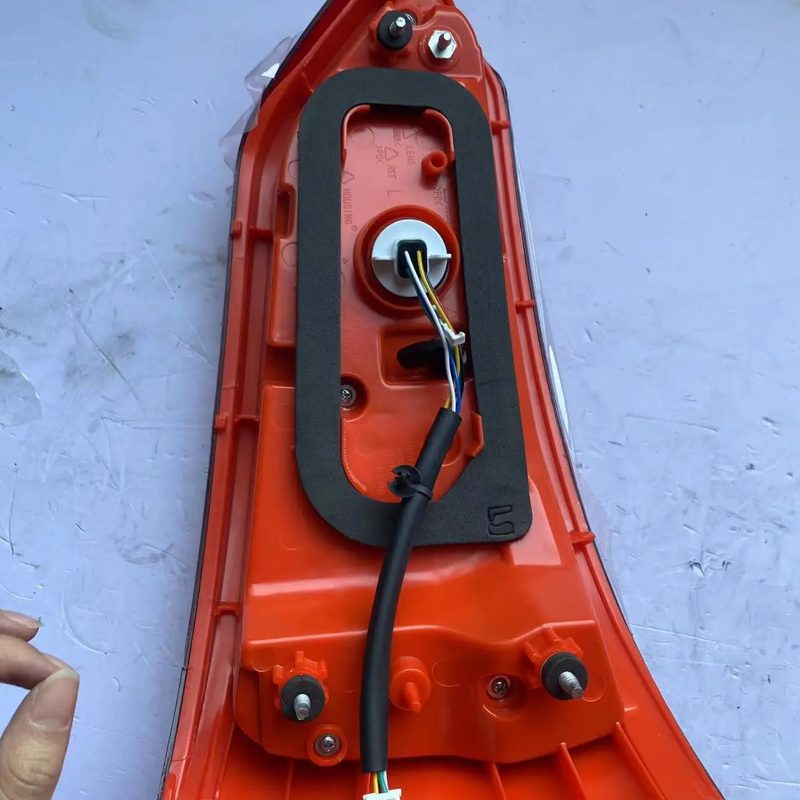 Taillight for DFSK Fengon GLORY 580 Pro OEM 4133110-SC01 4133120-SC01 — photo 4