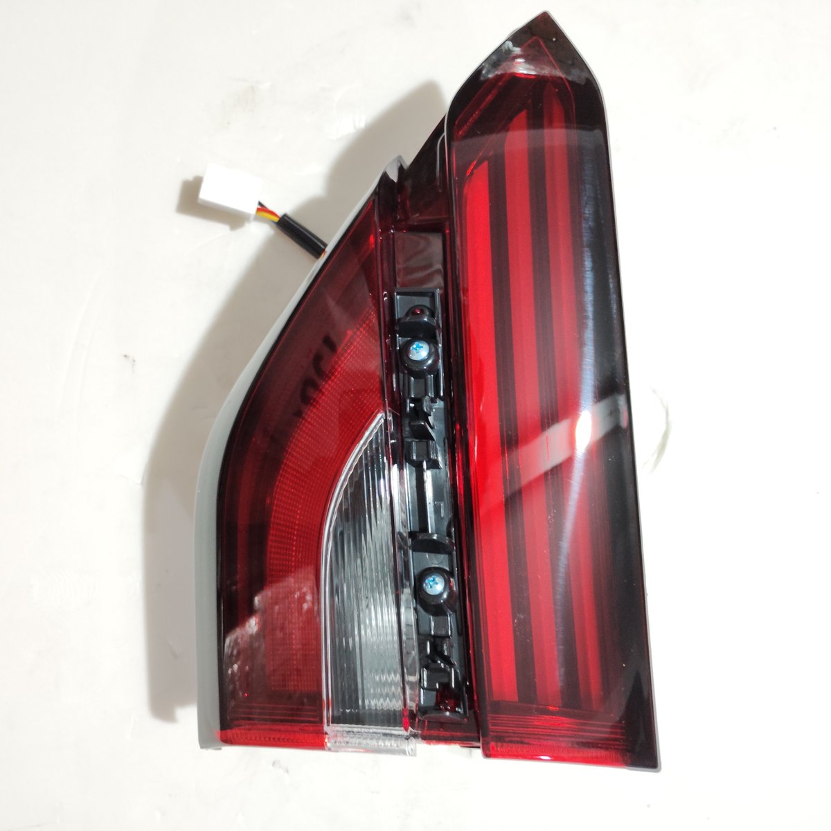 Taillight Rear Lamp for Geely Coolray Binyue OEM 7057016000 7057016100 product photo