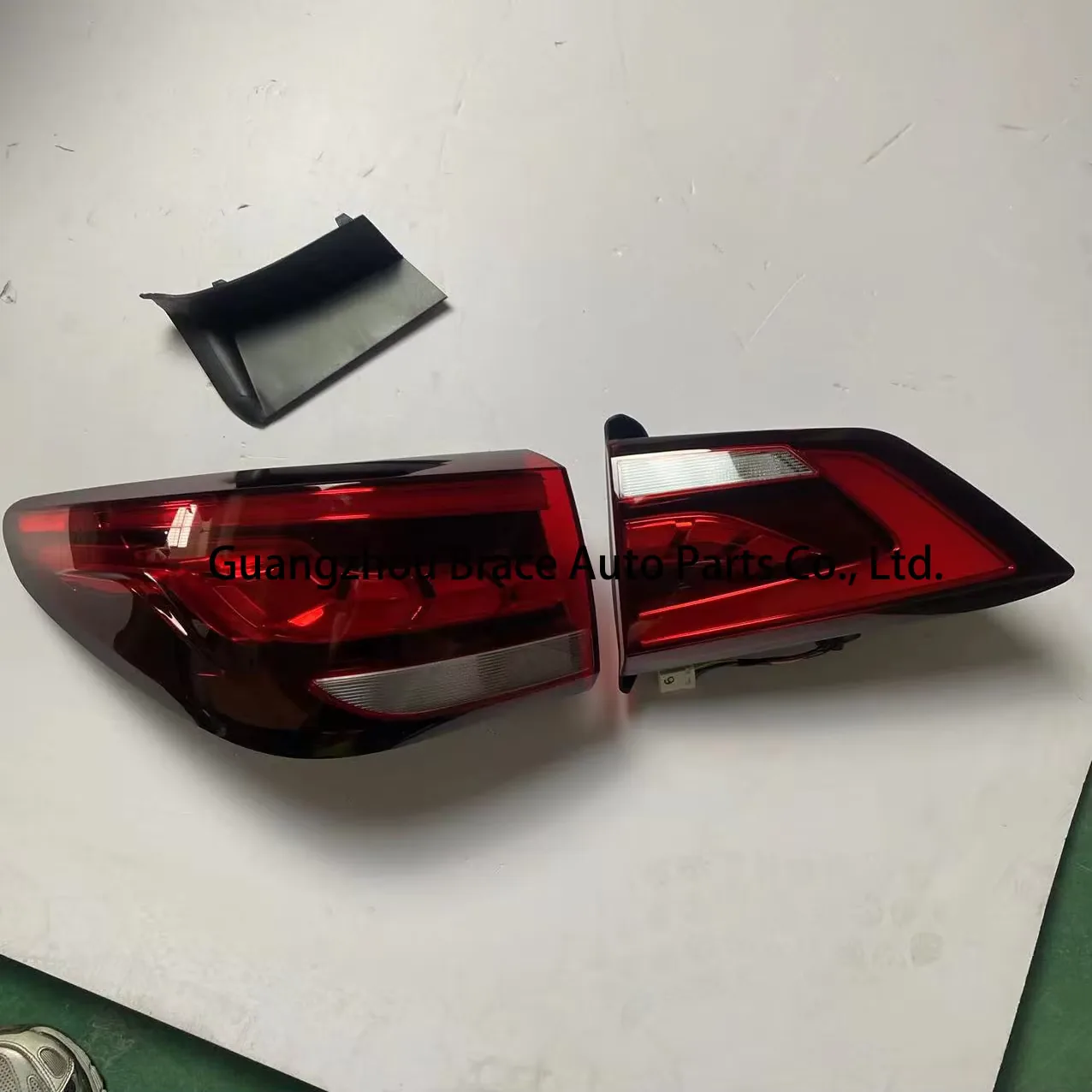Taillight Rear Lamp for MG ZS 2020 OEM 1057168110571682 10571683 10571684 product photo