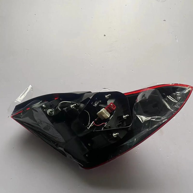 Taillight Rear Lamp for MG6 2015 OEM 10080159-B — photo 3