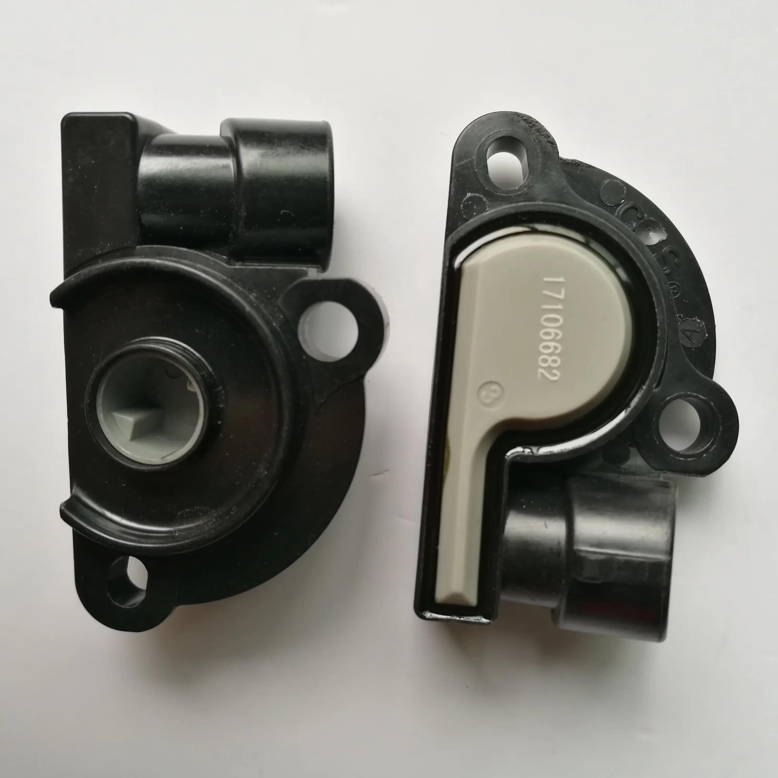 TPS Throttle Position Sensor for Wuling Changhe 1018 Carry 17106682 product photo