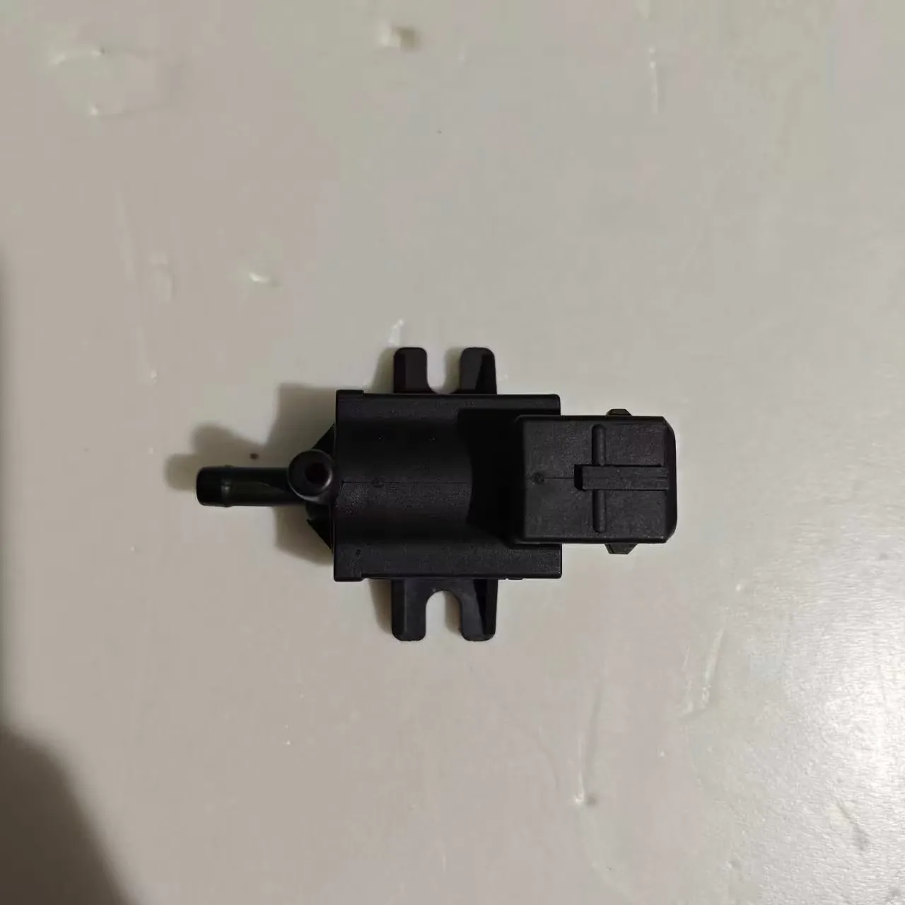 Turbocharger Solenoid Valve for Trumpchi GS8 10130061530000 product photo