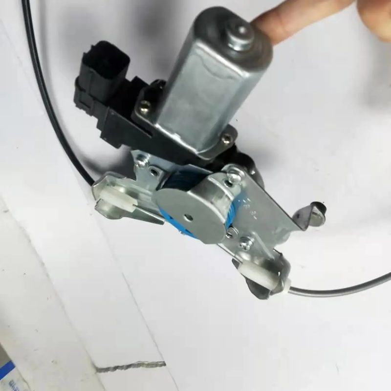 Window Glass Lifter for Zotye T600 OEM 6204010002-B11 — photo 3